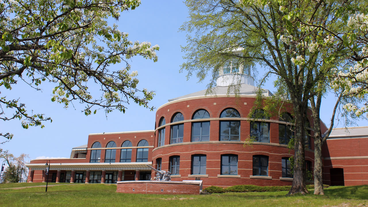 Alfond Student Center